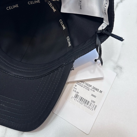 CELINE BASEBALL CAP IN COTTON
570 USD M - Picture 10 of 12